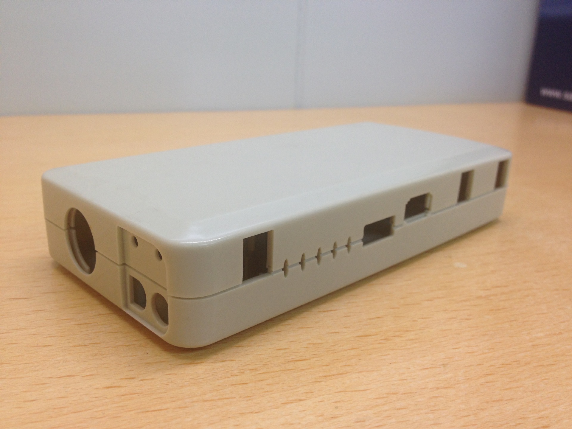 汽車應(yīng)急啟動電源外殼 汽車應(yīng)急啟動電源外殼