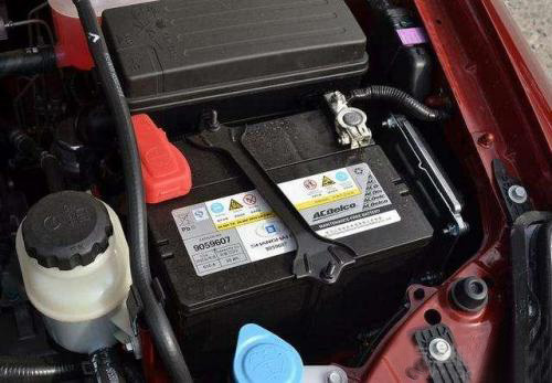 汽車電瓶總虧電？那是你沒(méi)了解這些汽車蓄電池維護(hù)保養(yǎng)方法